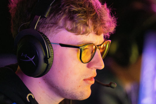 Blue Light Glasses vs Gaming Glasses: What Actually Matters for Performance?